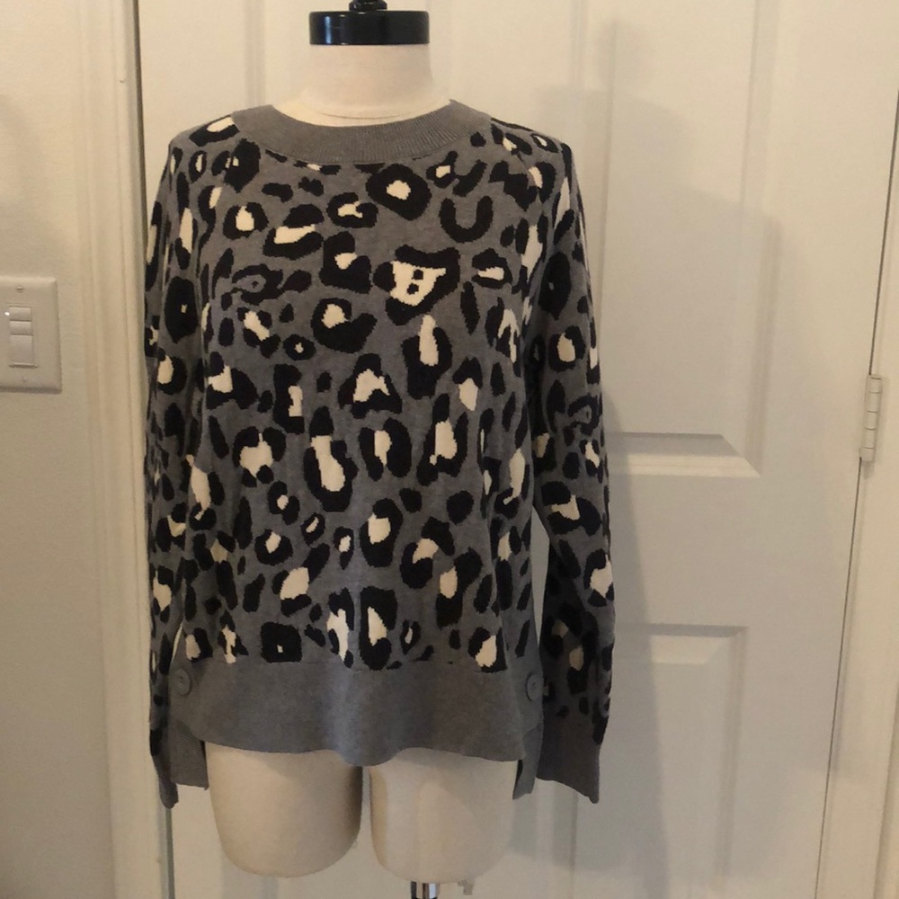 Stella & Dot Gray Black Cream Leopard Crewneck Sweater